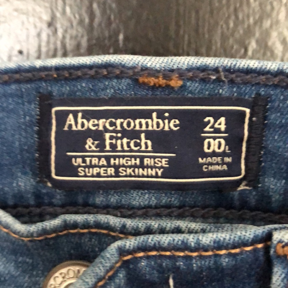 Jeans - Picture 2 of 2